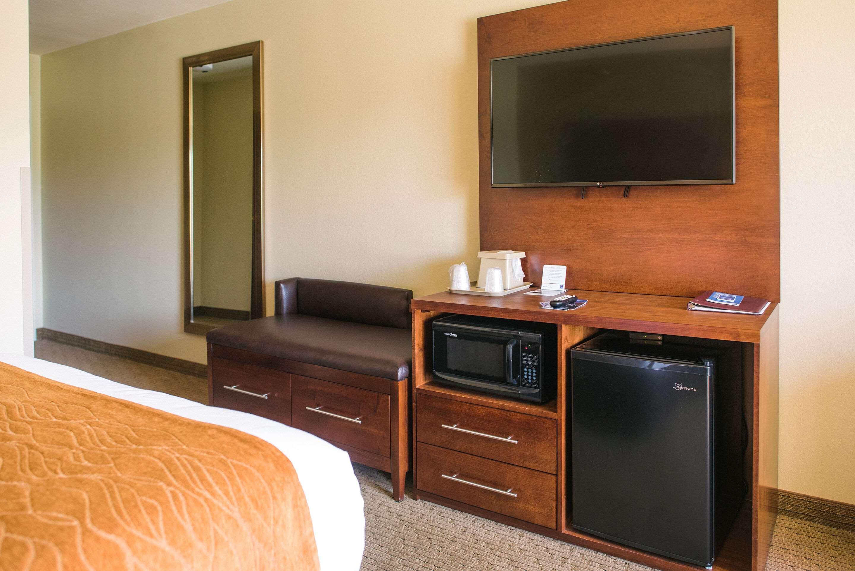 Comfort Inn & Suites Къстър Екстериор снимка