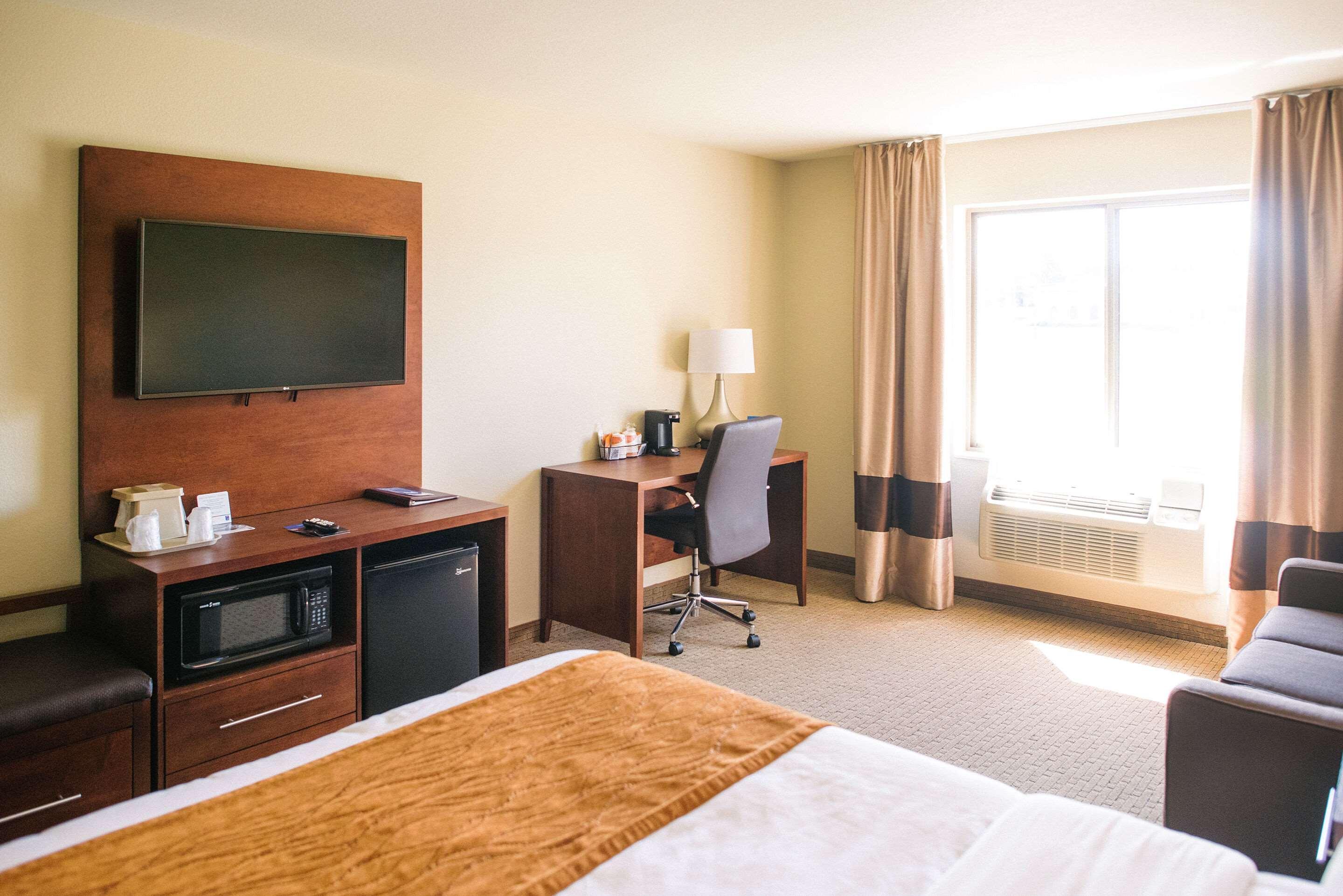 Comfort Inn & Suites Къстър Екстериор снимка