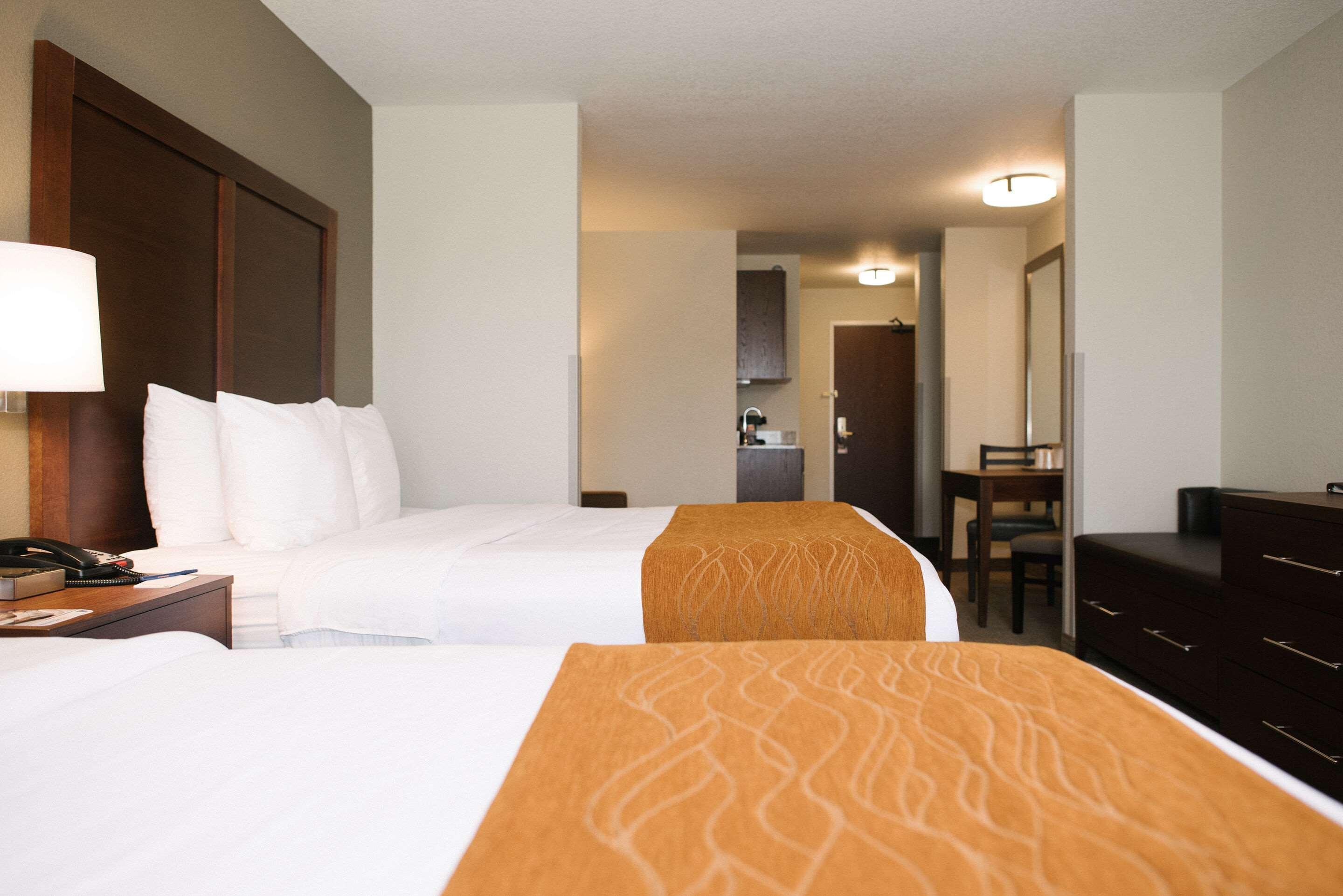 Comfort Inn & Suites Къстър Екстериор снимка