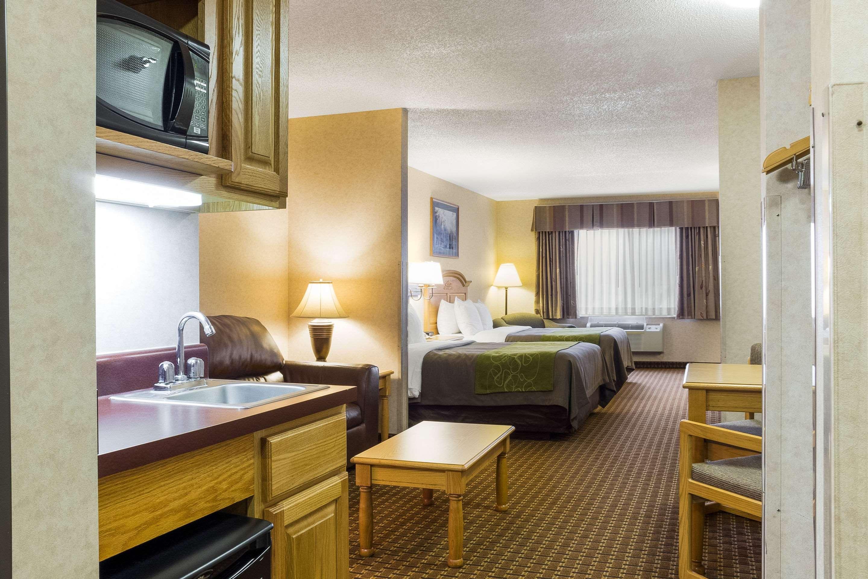 Comfort Inn & Suites Къстър Екстериор снимка