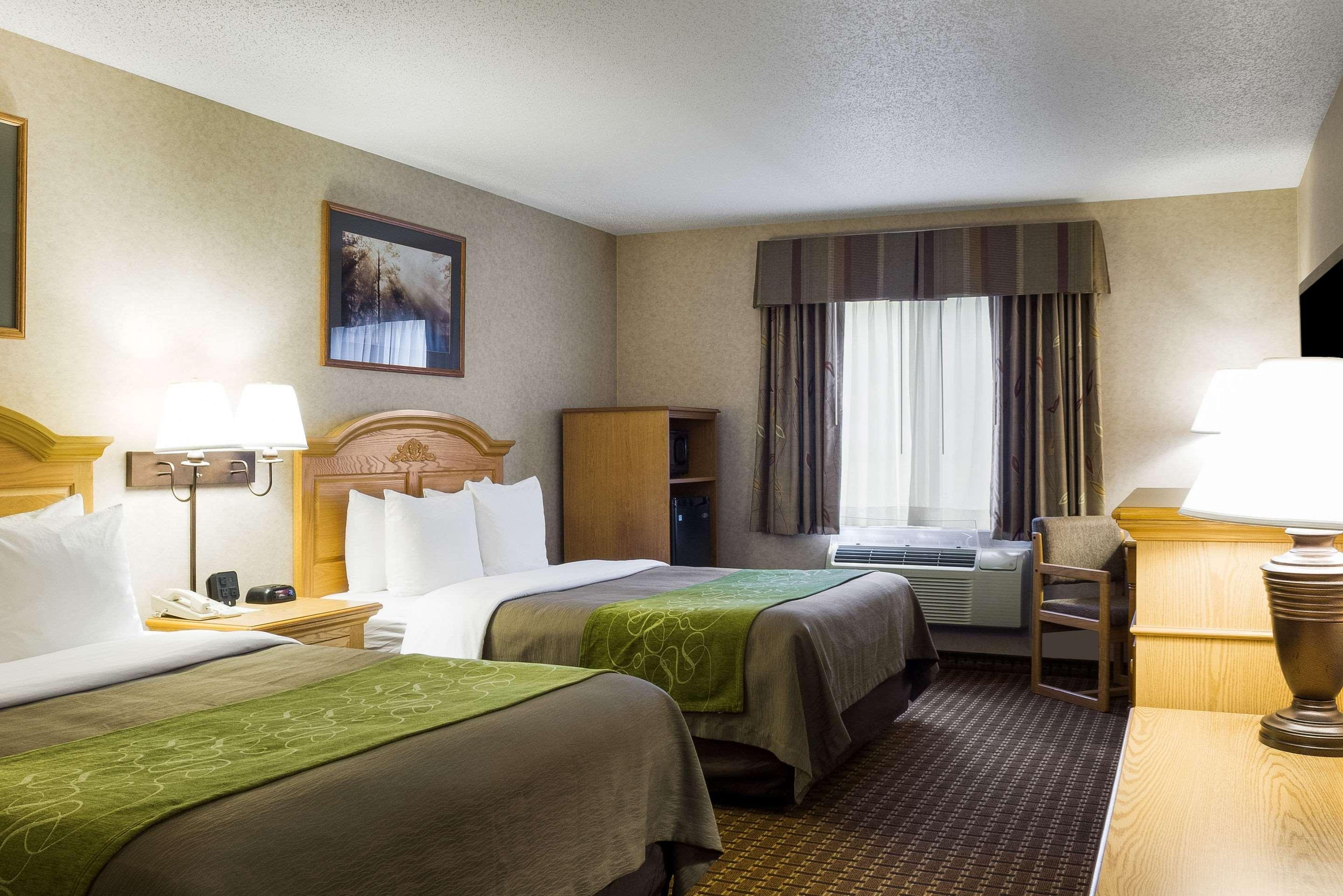 Comfort Inn & Suites Къстър Екстериор снимка