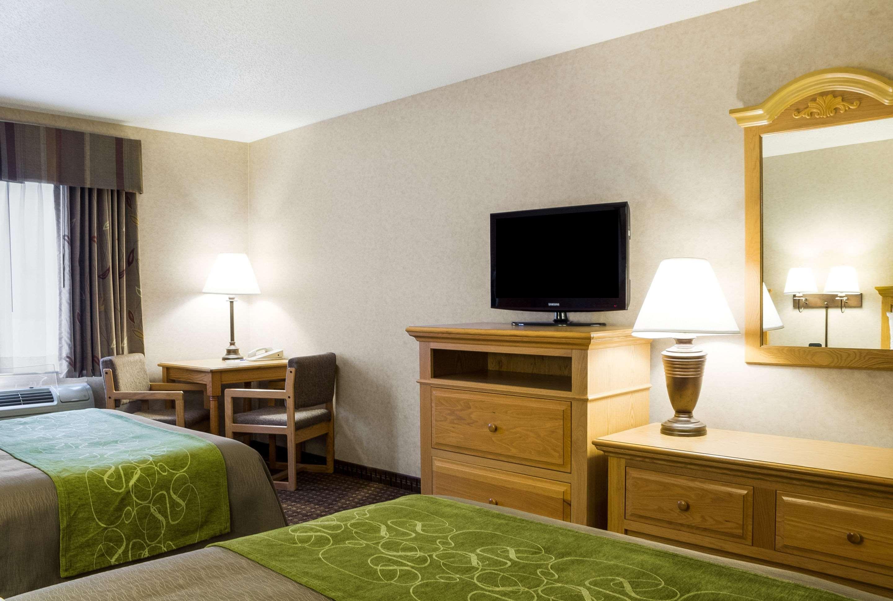 Comfort Inn & Suites Къстър Екстериор снимка