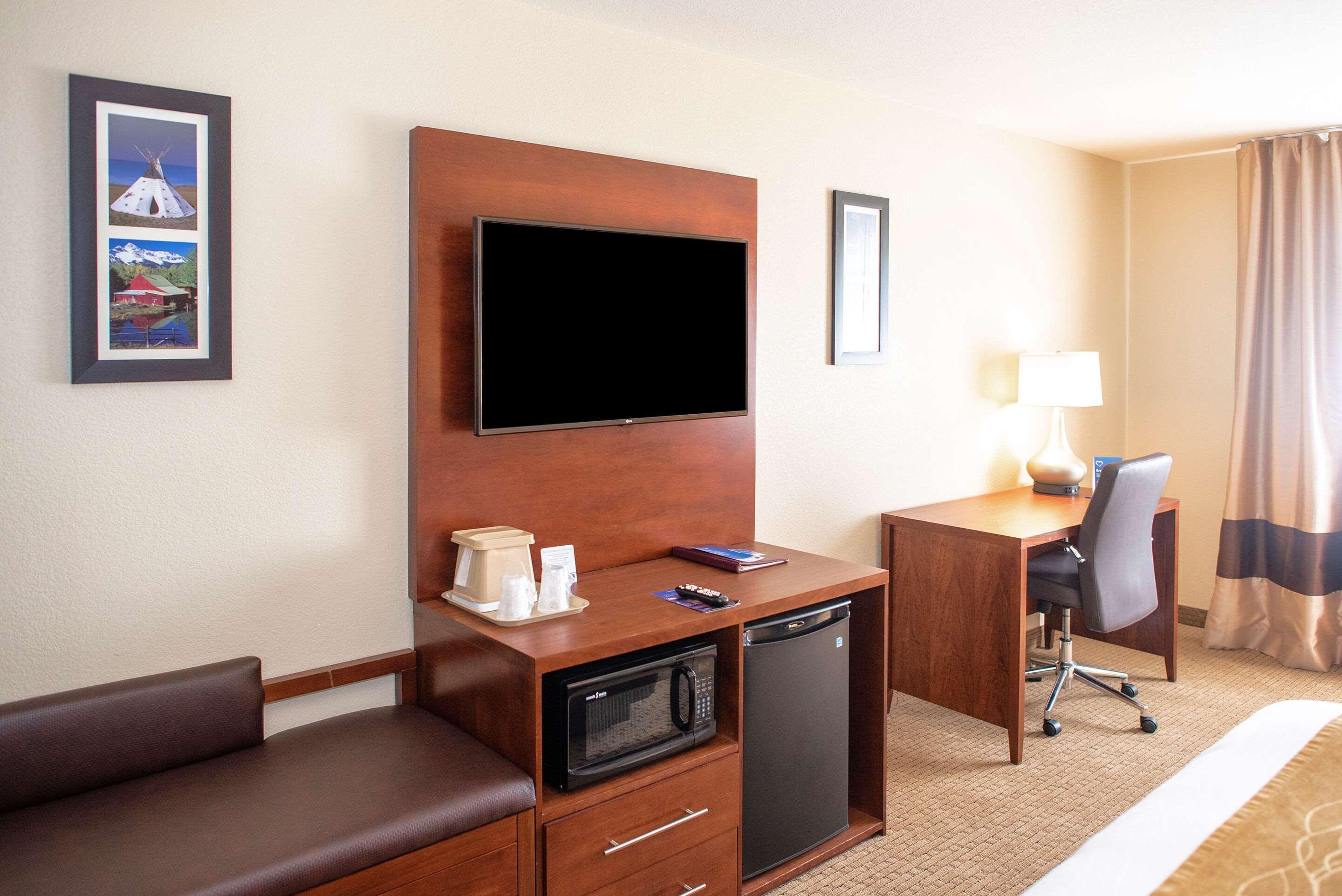 Comfort Inn & Suites Къстър Екстериор снимка