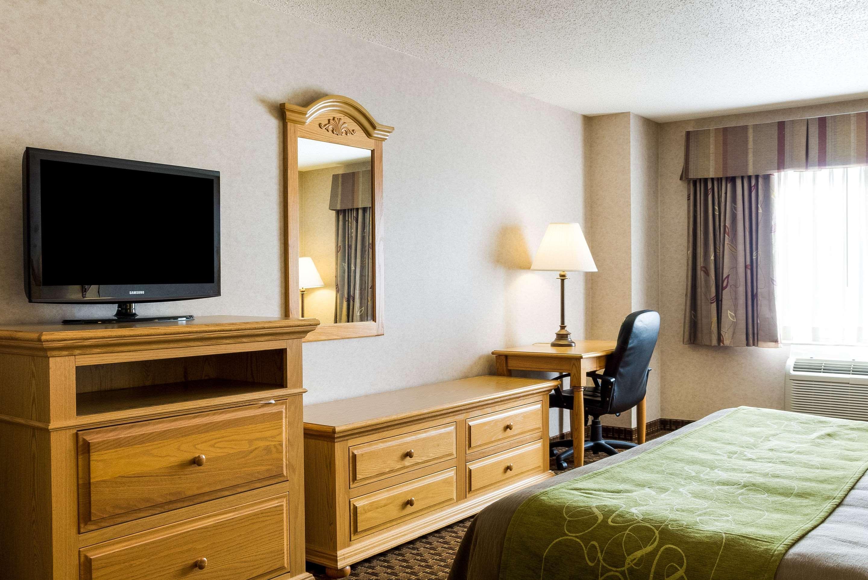 Comfort Inn & Suites Къстър Екстериор снимка