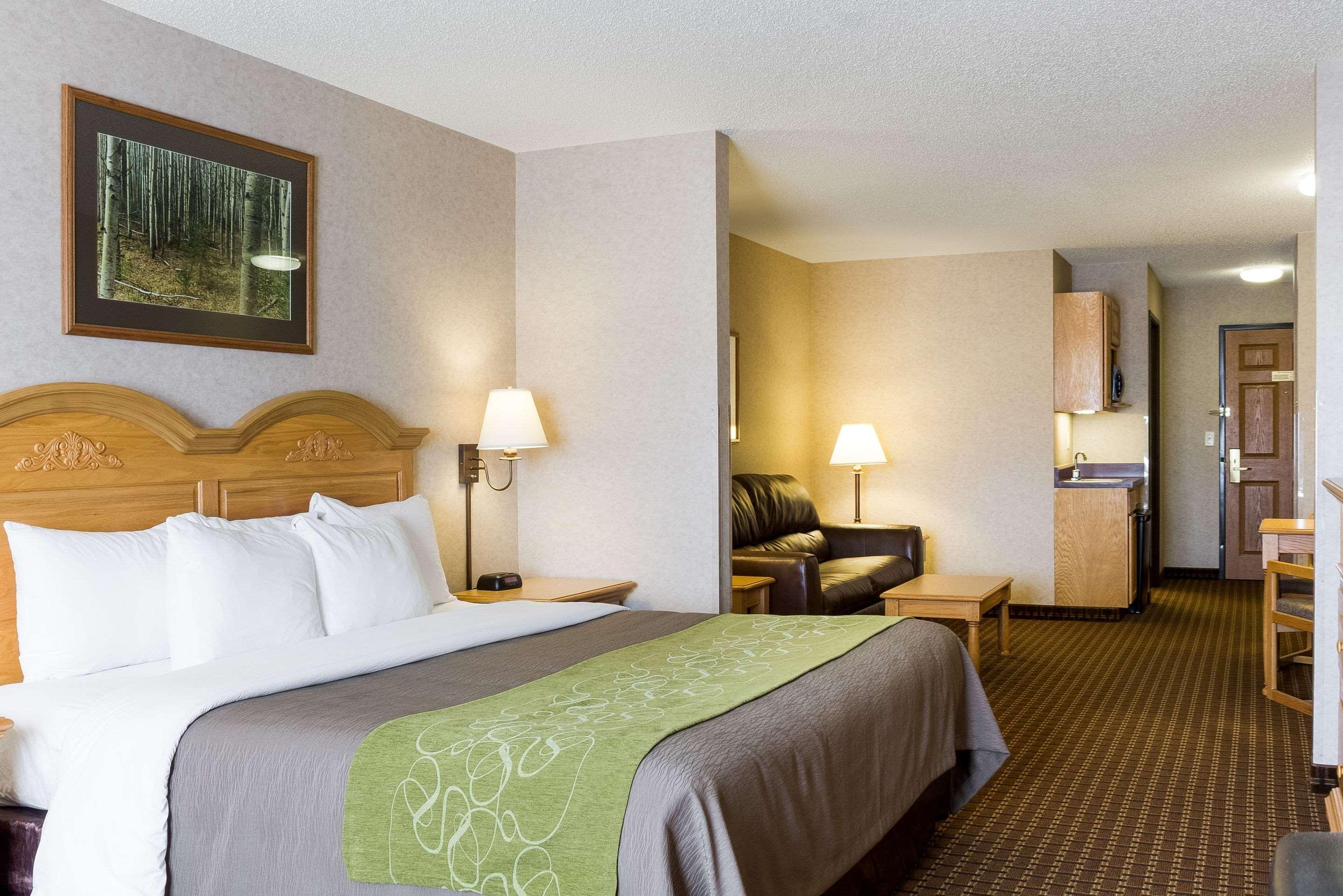 Comfort Inn & Suites Къстър Екстериор снимка