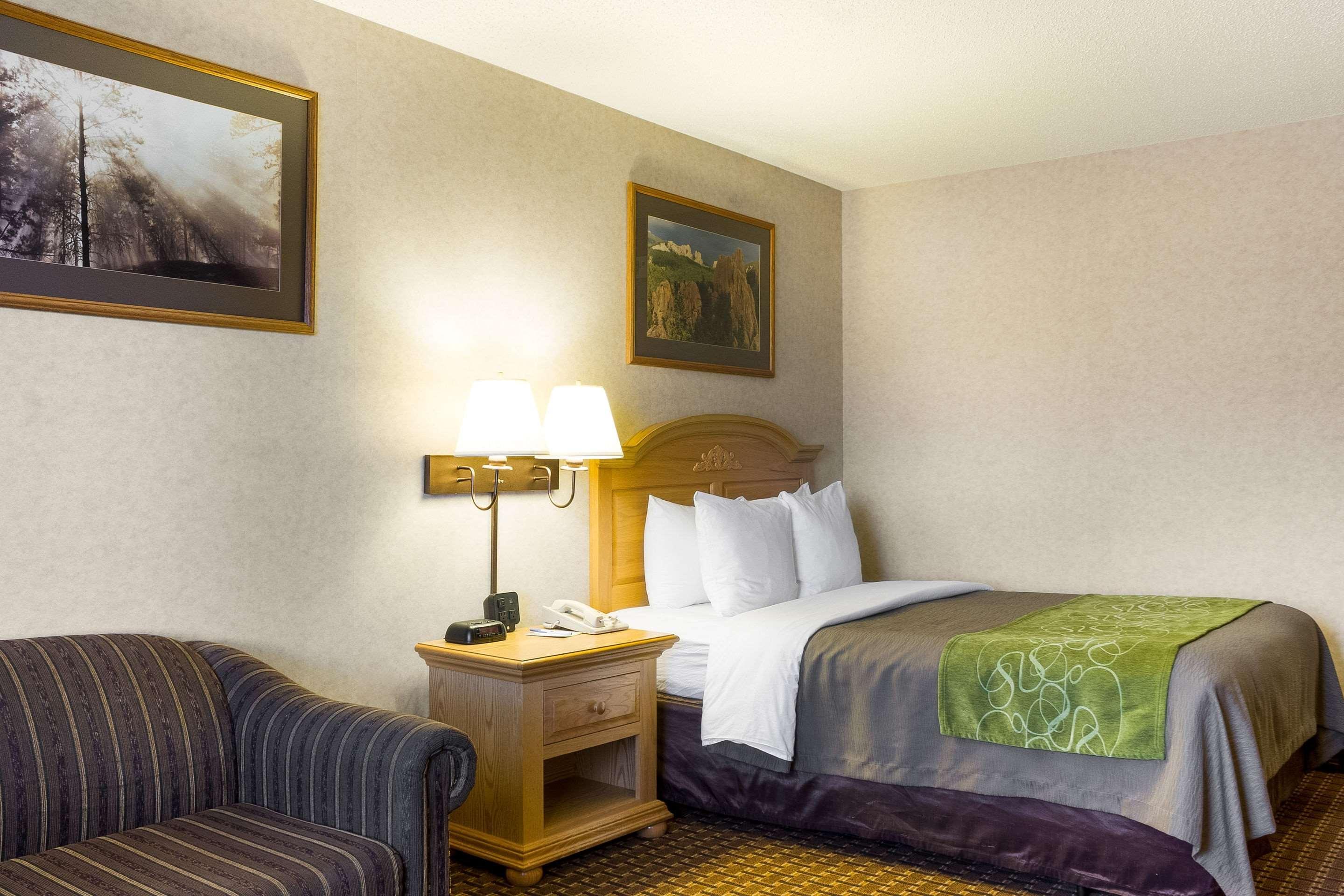 Comfort Inn & Suites Къстър Екстериор снимка