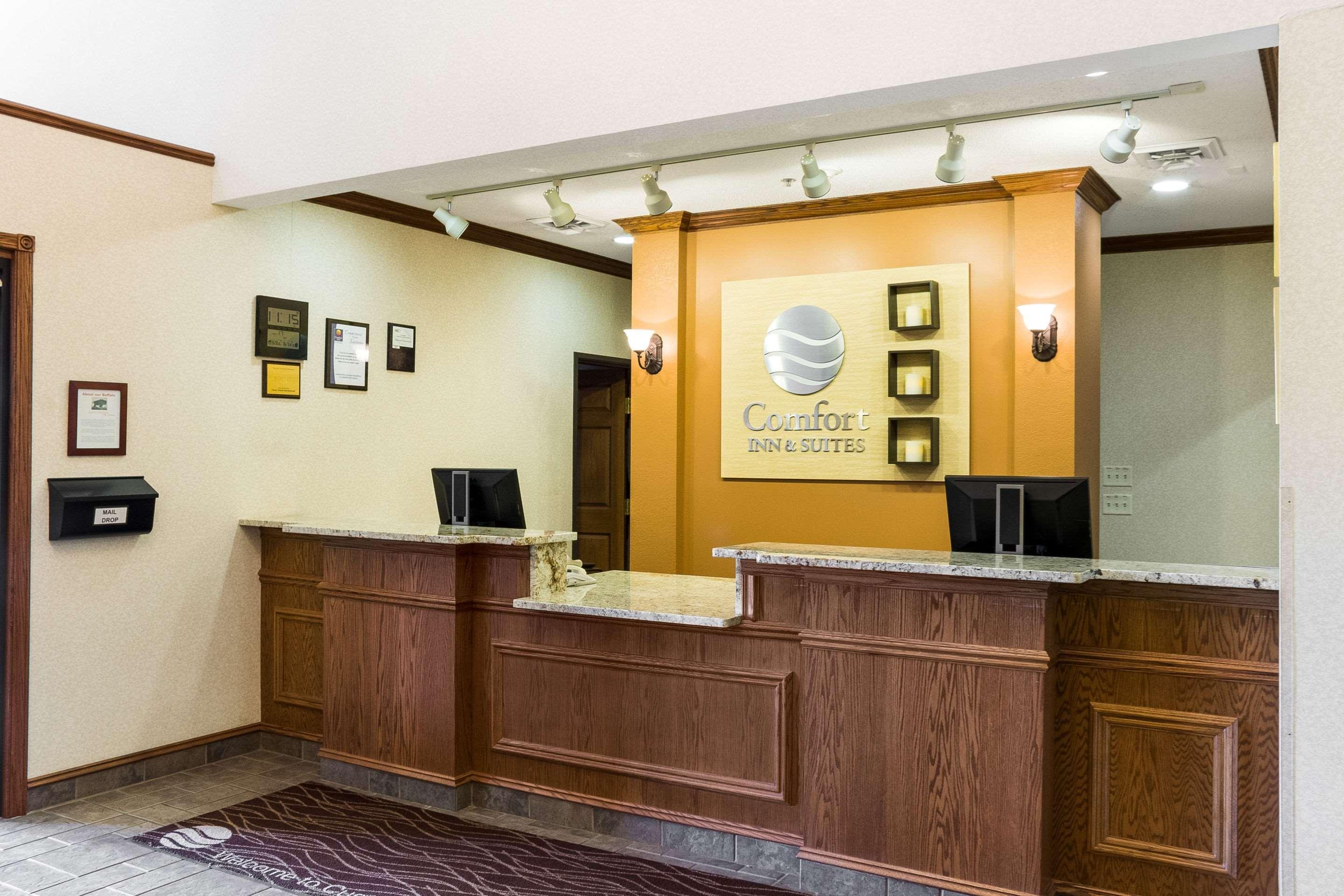 Comfort Inn & Suites Къстър Екстериор снимка